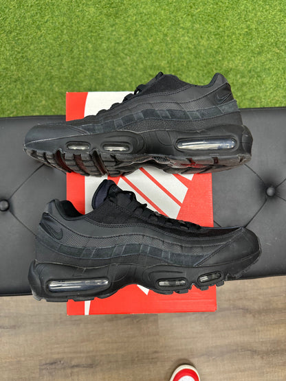 Nike Air Max 95 Essential Triple Black