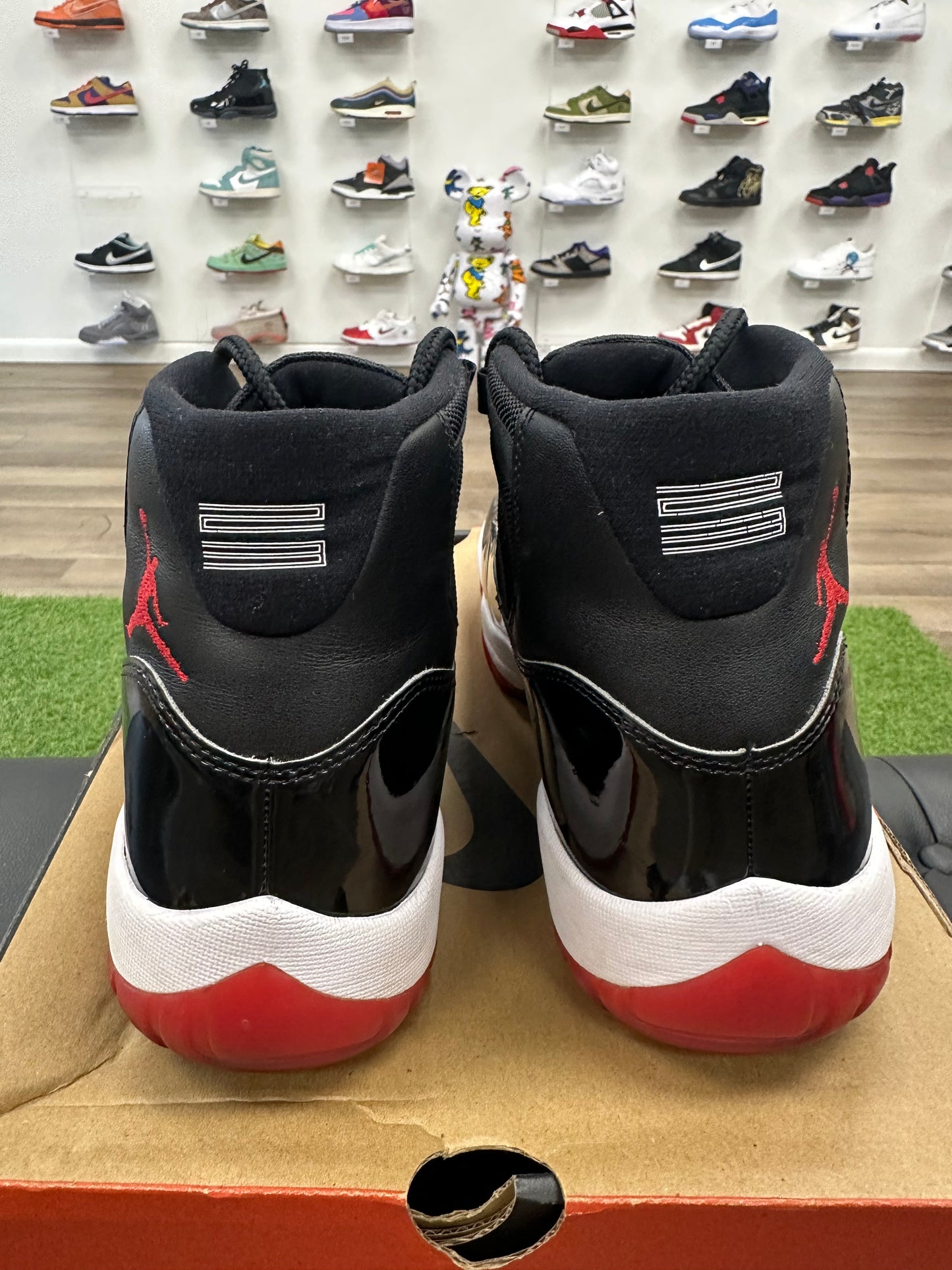 Jordan 11 Retro Playoffs Bred (2019) - Size 12.5 (U)