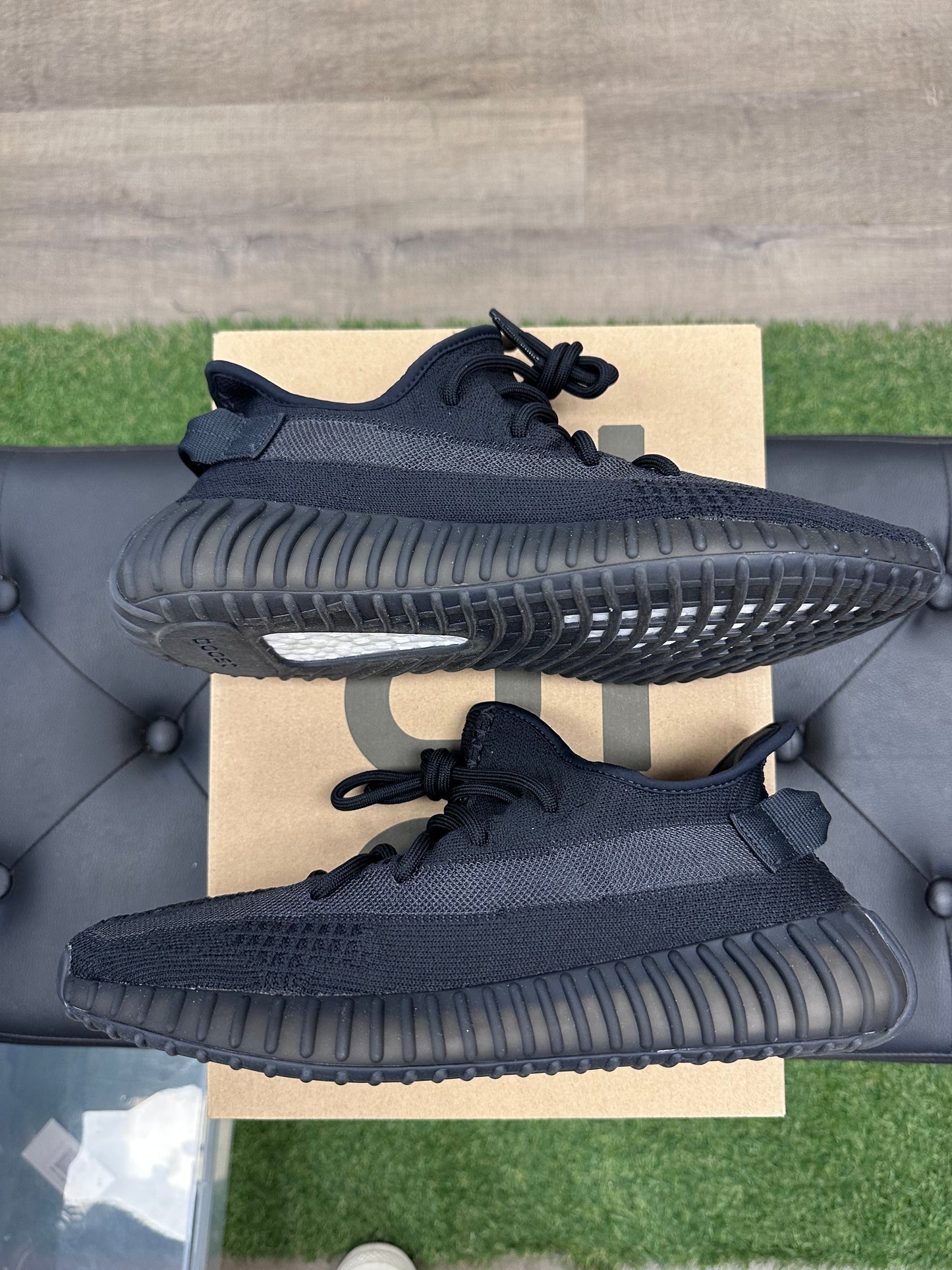 adidas Yeezy Boost 350 V2 Onyx - Size 10 (U)