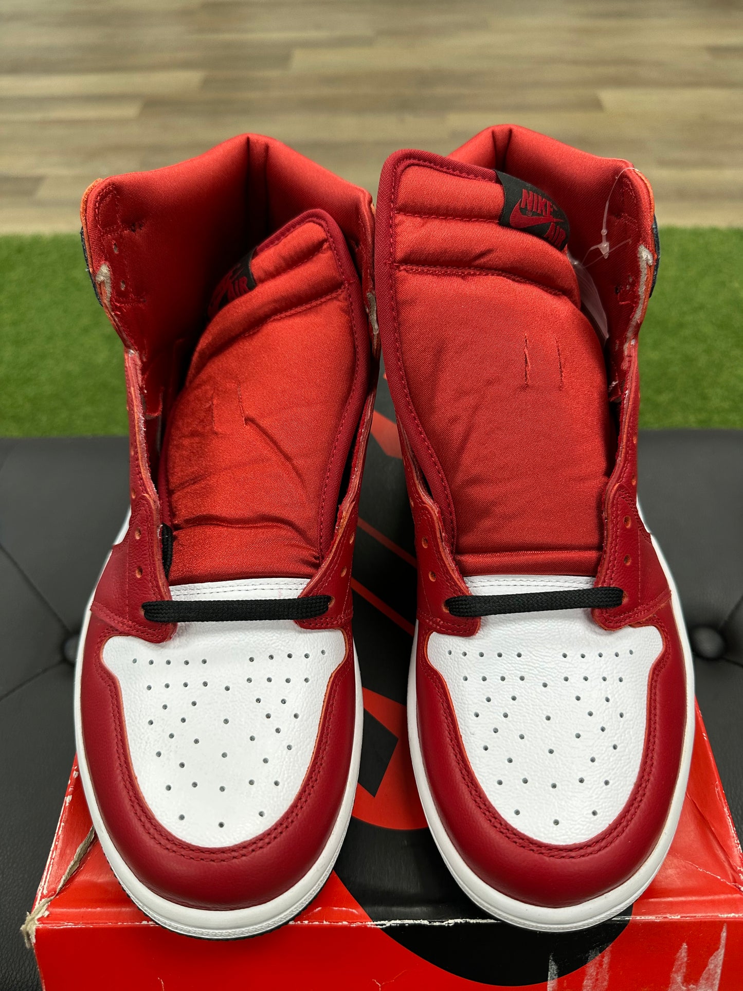 Jordan 1 Retro High Satin Snake Chicago - Size 9