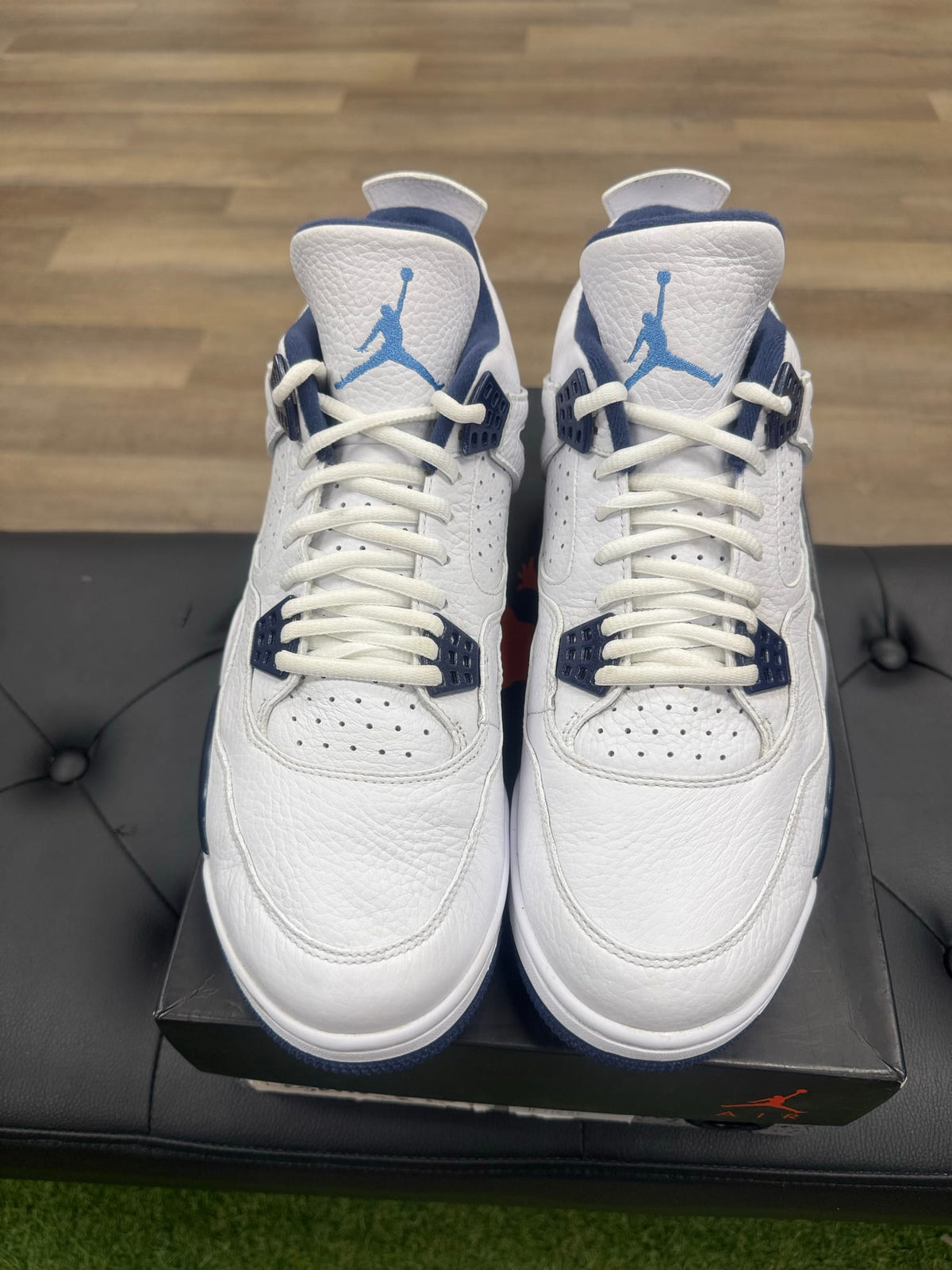 Jordan 4 Retro Columbia (2015)