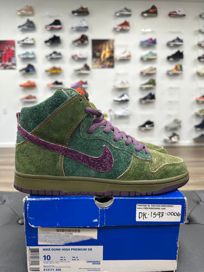Nike SB Dunk High Skunk 420
