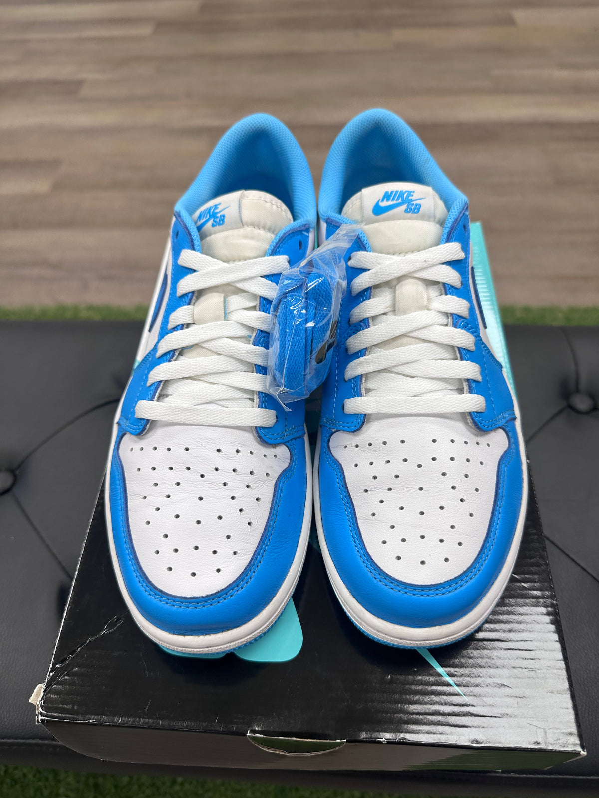 Jordan 1 Low SB UNC