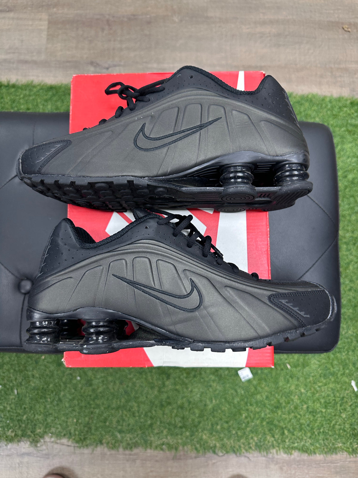 Nike Shox R4 Black Bright Crimson