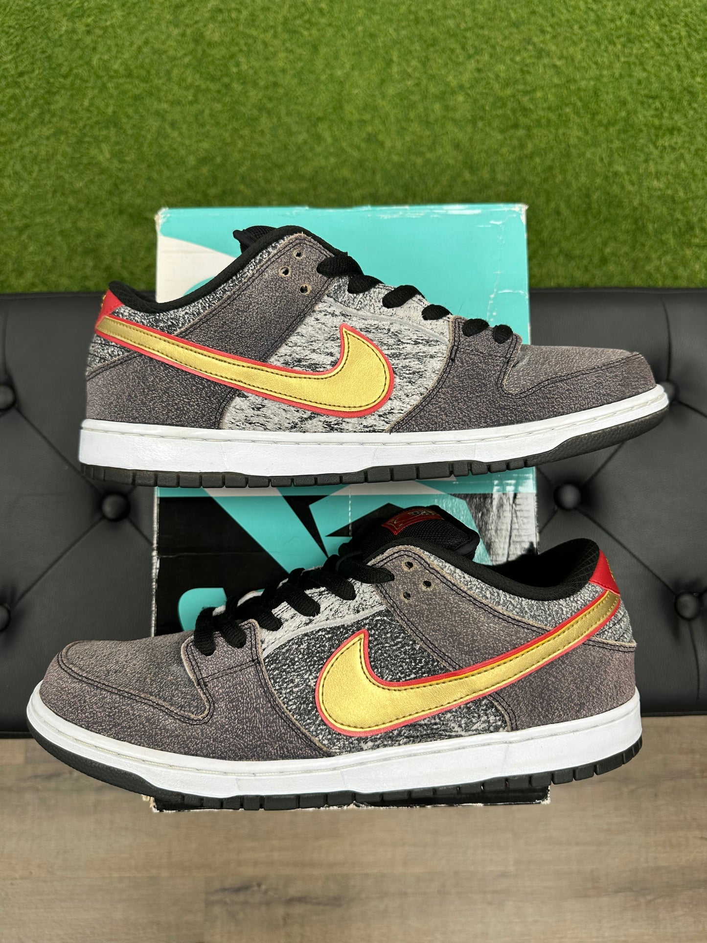 Nike SB Dunk Low Beijing Metallic Gold - Size 13 (U)