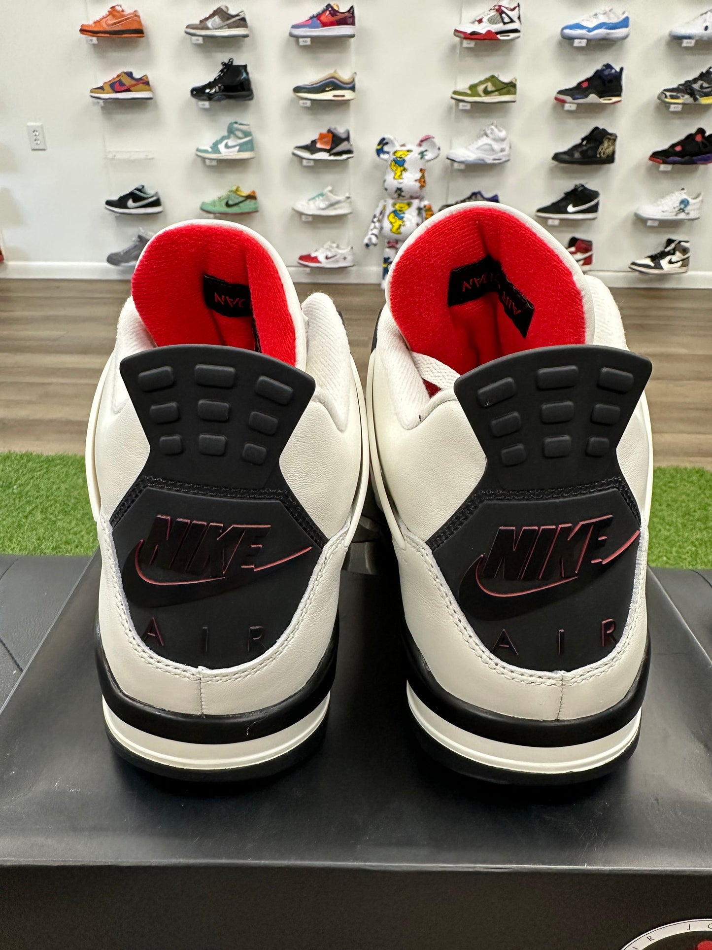 Jordan 4 Retro Flight Club - Size 11.5 (U)