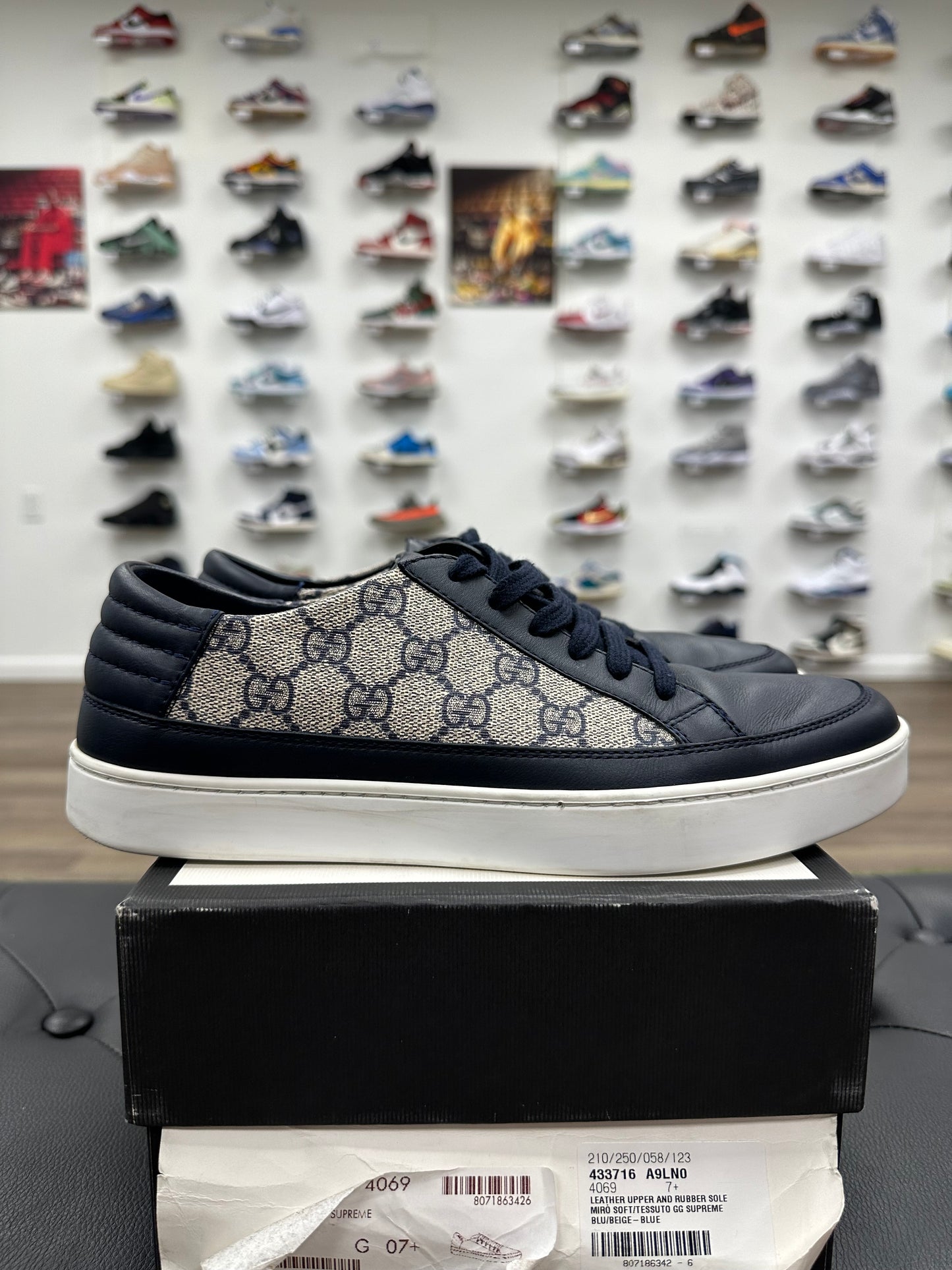 Gucci Common GG Supreme Navy - Size 9 (U)