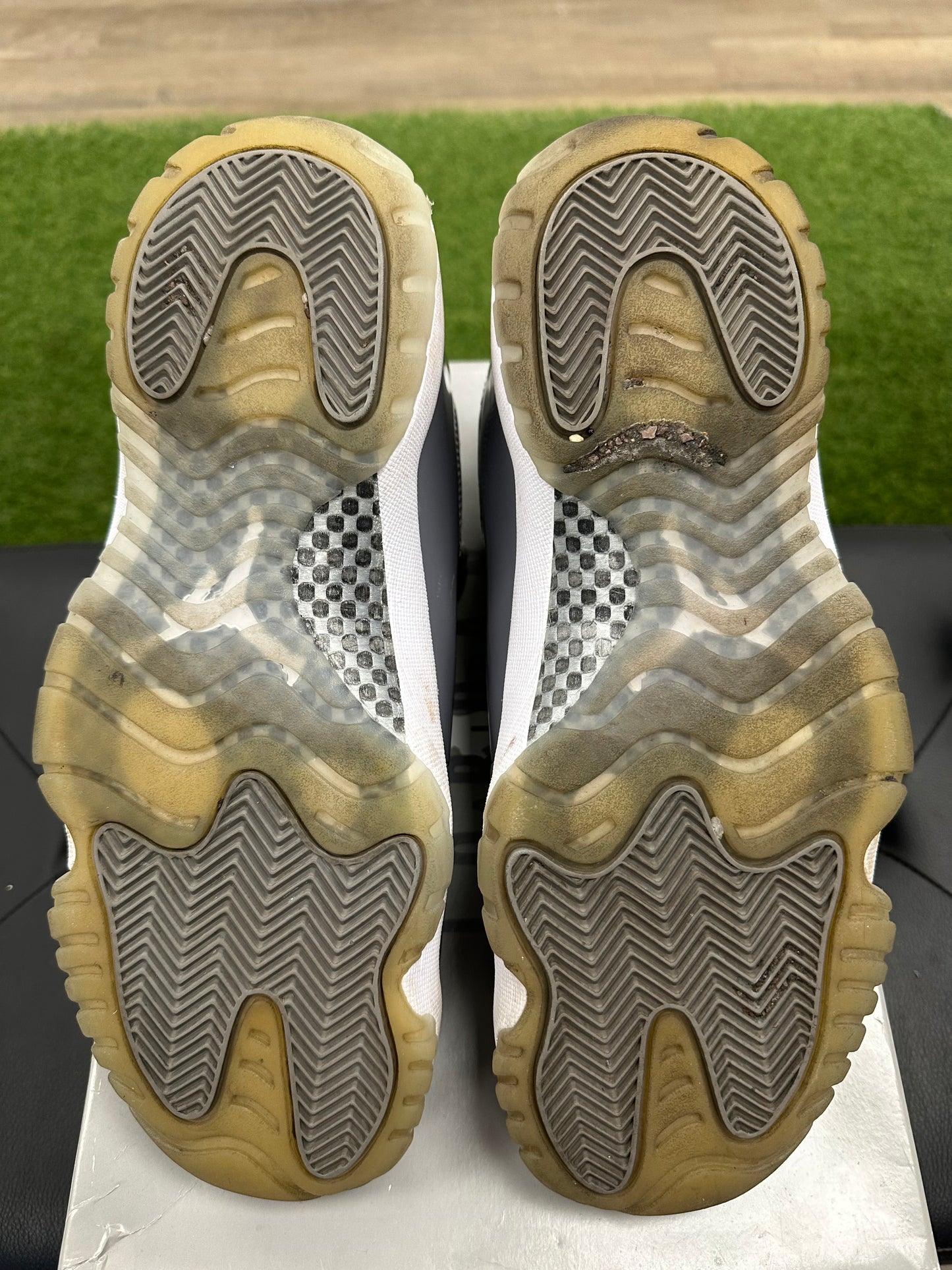 Jordan 11 Retro Cool Grey (2021) - Mens (U10.5)