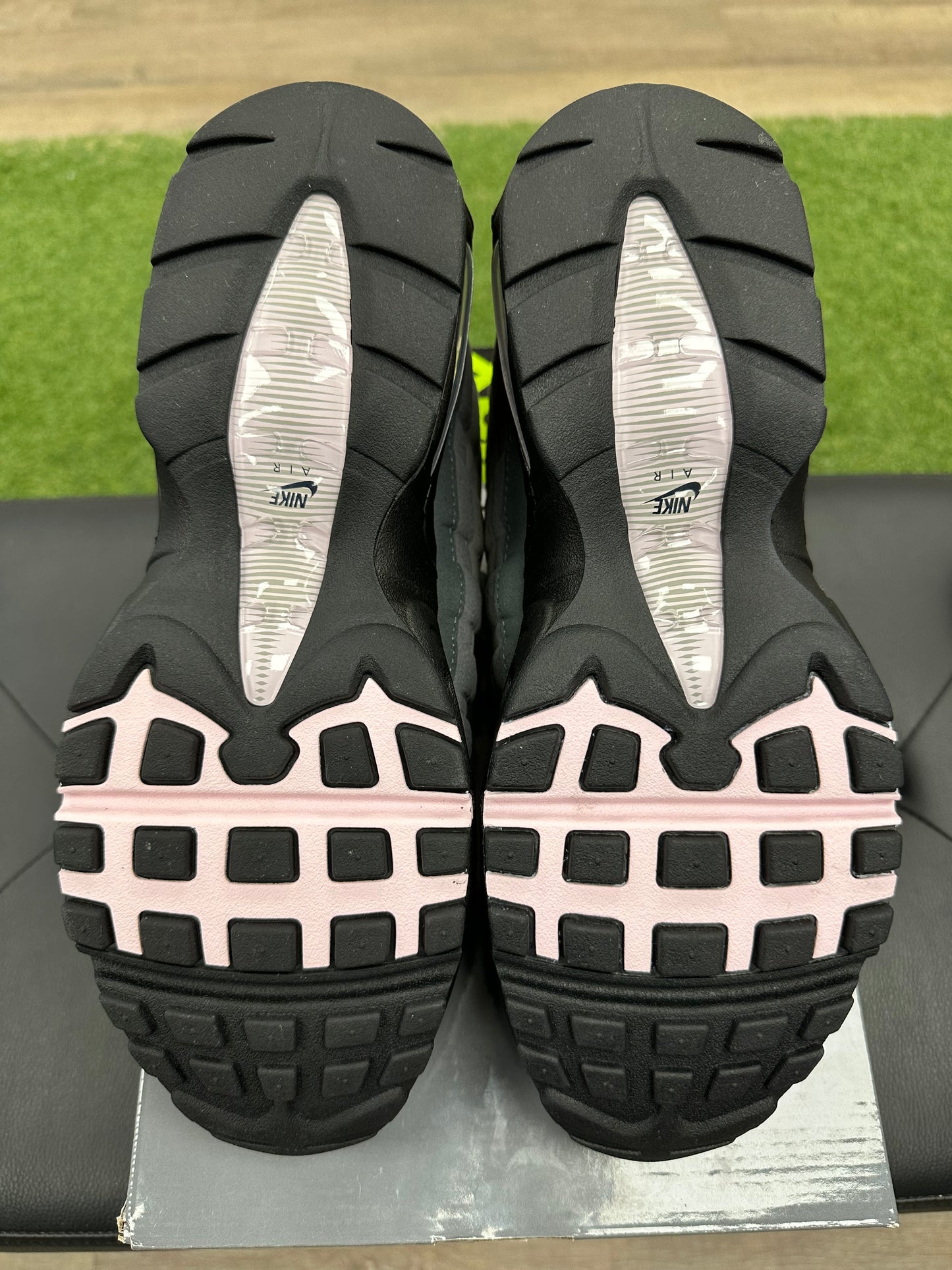 Nike Air Max 95 OG Big Bubble Pink Foam - Size 10