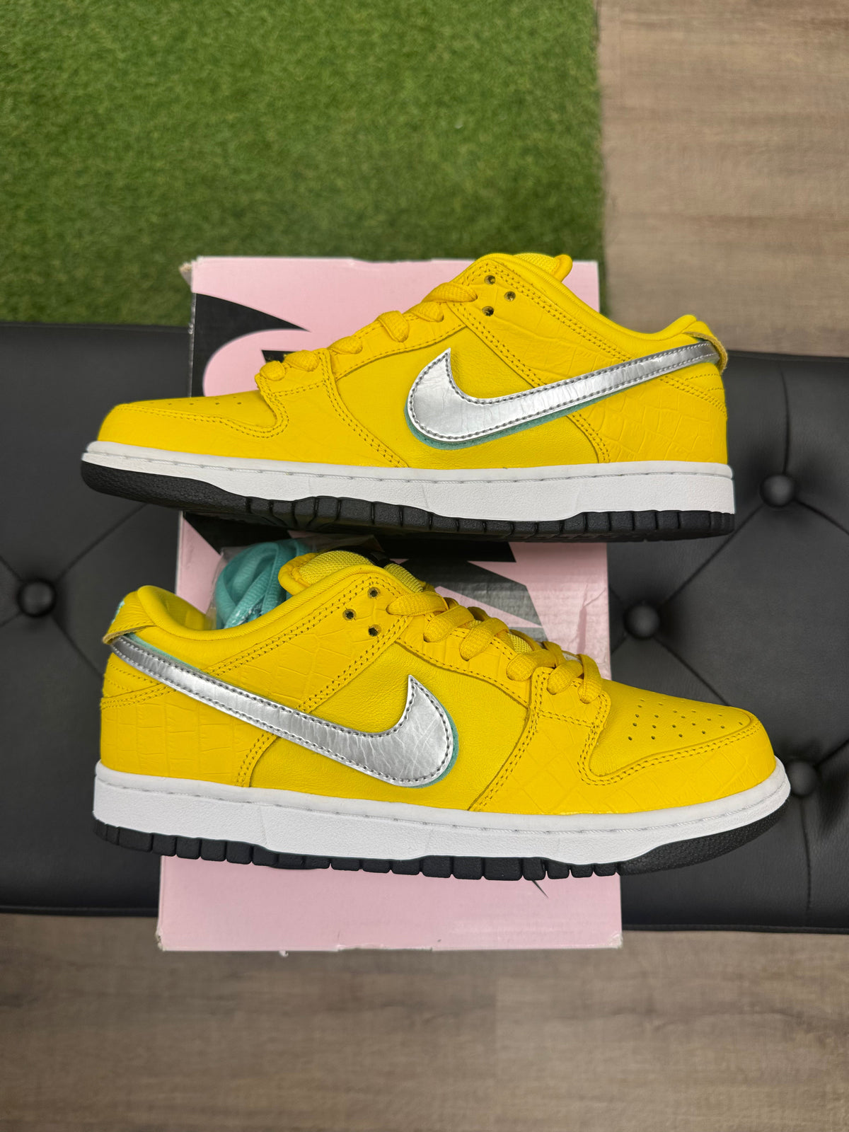 Nike SB Dunk Low Diamond Supply Co. Canary Diamond (Friends and Family)