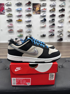 Nike Dunk Low Starry Laces (Women's) - Size 7.5