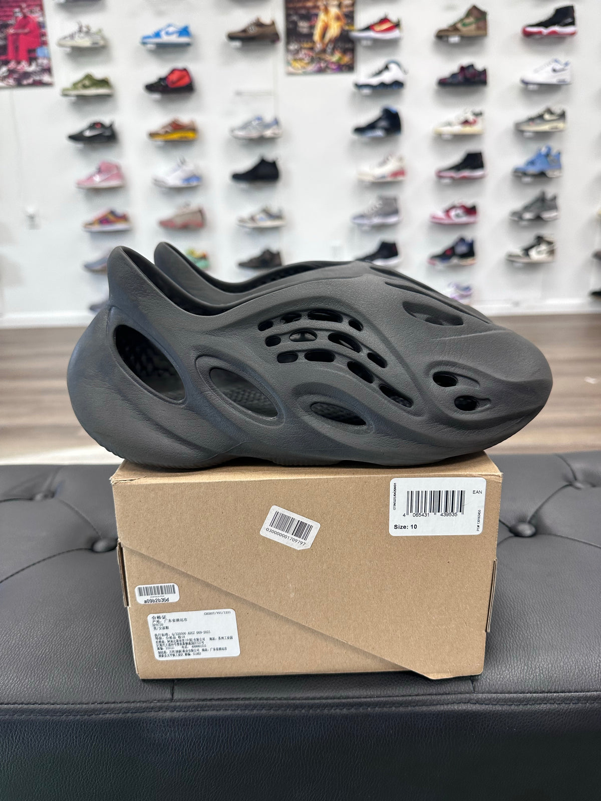 adidas Yeezy Foam RNR Onyx