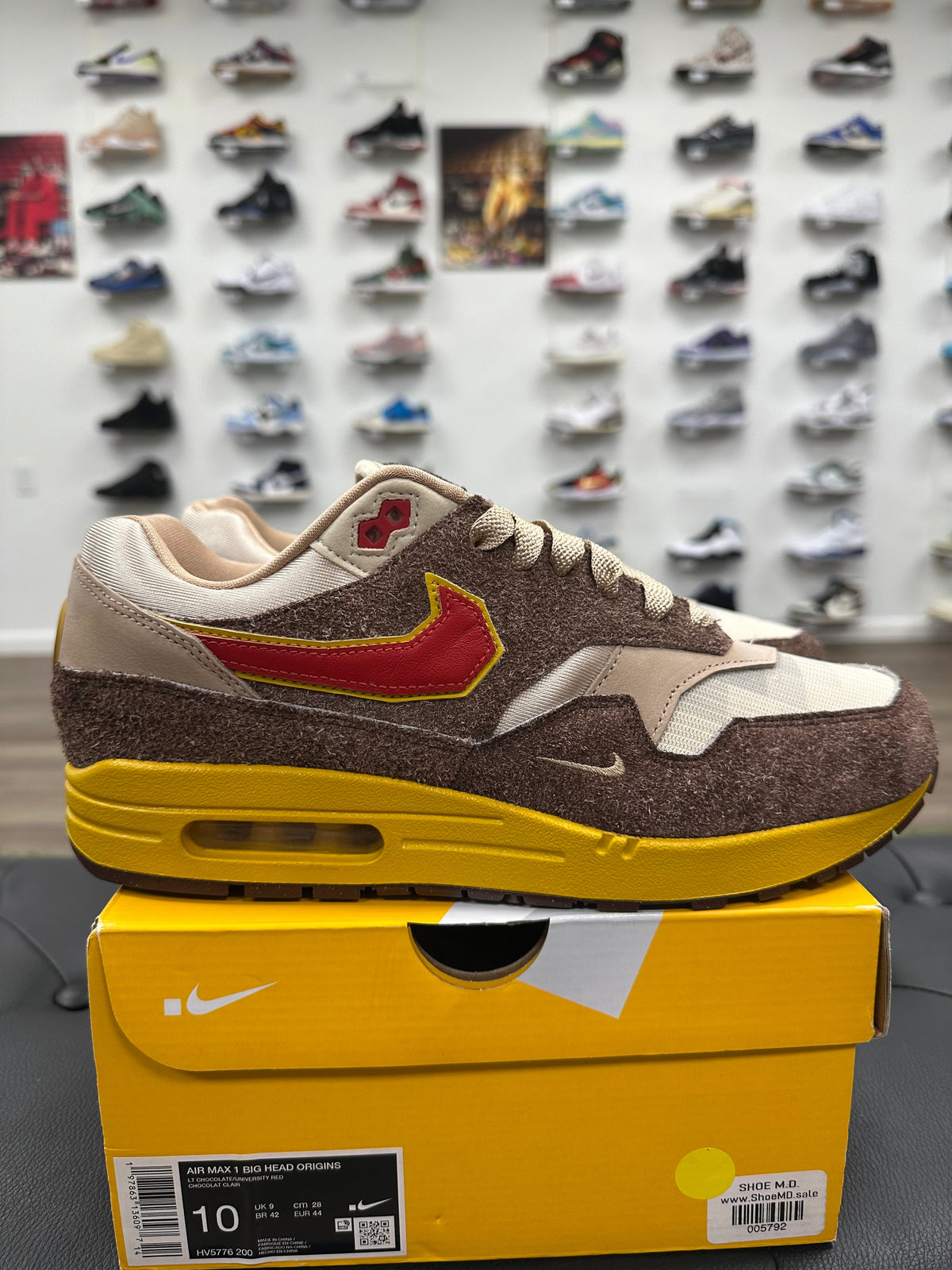 Nike Air Max 1 .SWOOSH Low Poly Big Head Origins