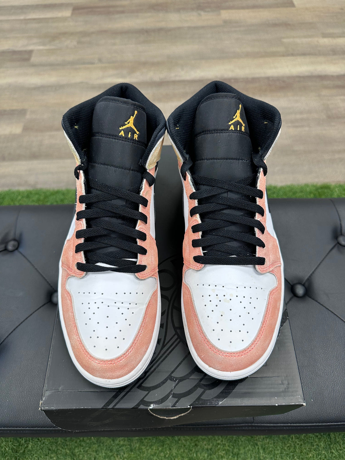 Jordan 1 Mid SE Flight Club