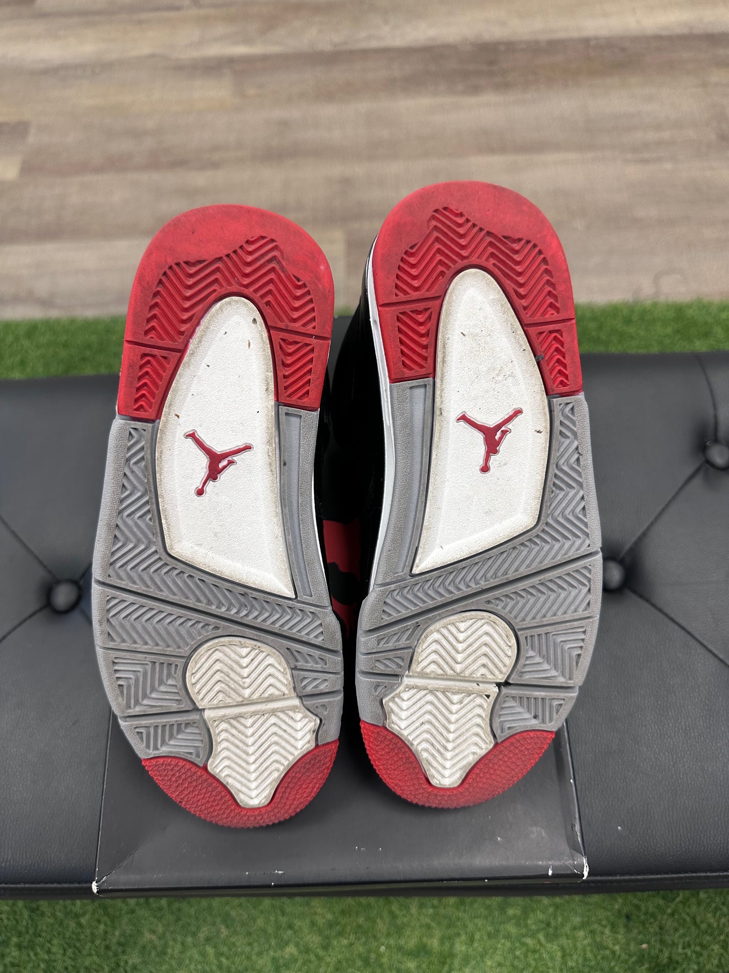 Jordan 4 Retro Bred (2019) (GS) - Size 5Y (U)