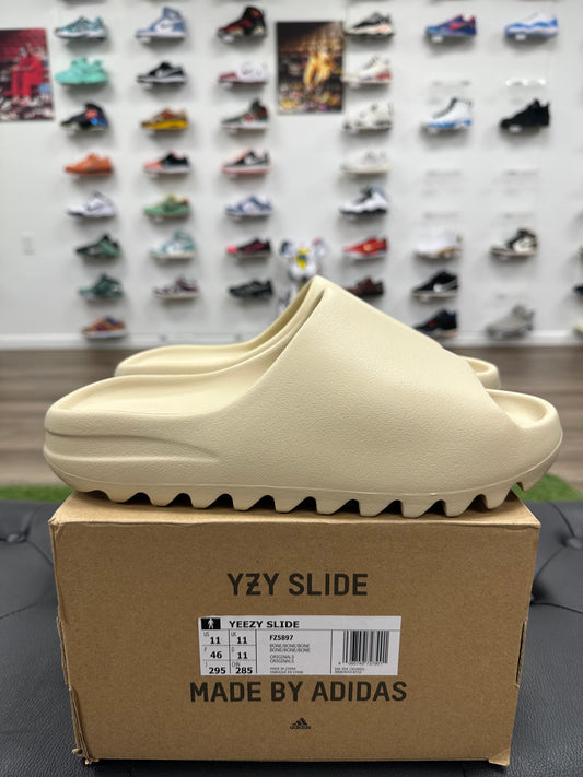 adidas Yeezy Slide Bone (2022/2023 Restock) - Size 11