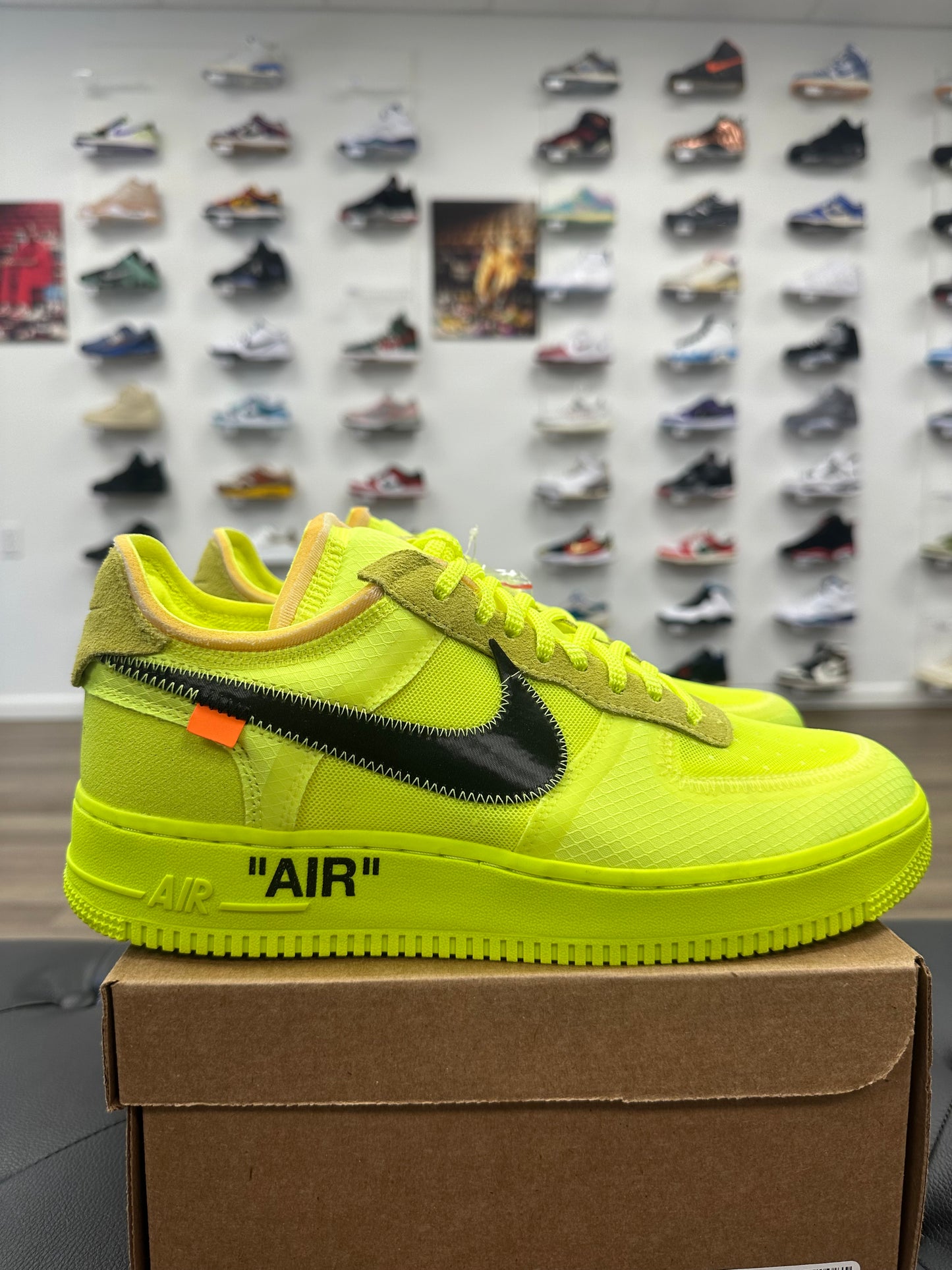 Nike Air Force 1 Low Off-White Volt - Size 10