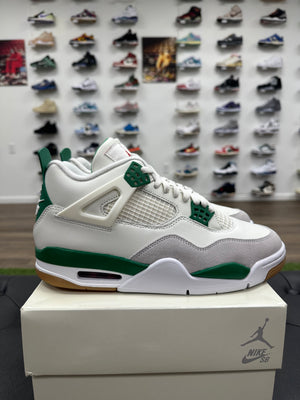 Jordan 4 Retro SB Pine Green - Size 9