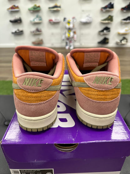 Nike SB Dunk Low Red Stardust - Size 10 (U)