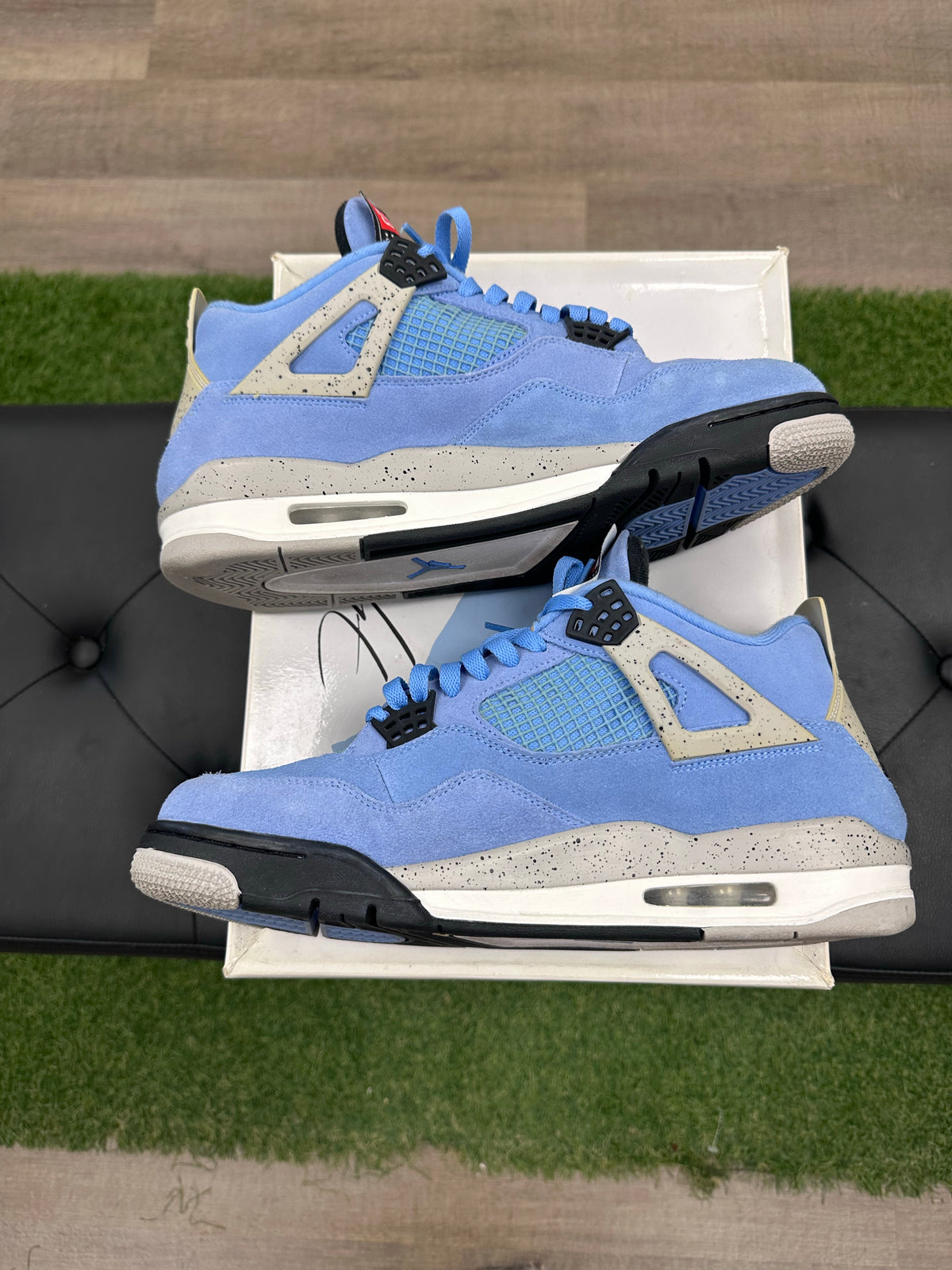 Jordan 4 Retro University Blue