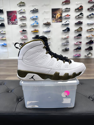 Jordan 9 Retro Statue