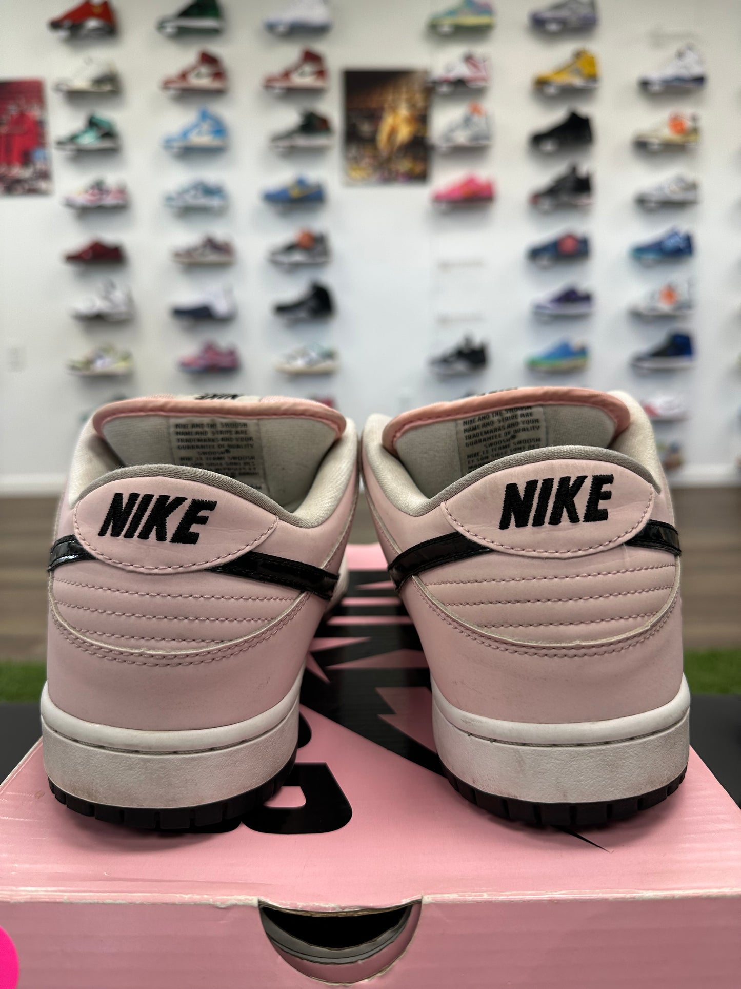 Nike SB Dunk Low Pink Box - Mens (U10)