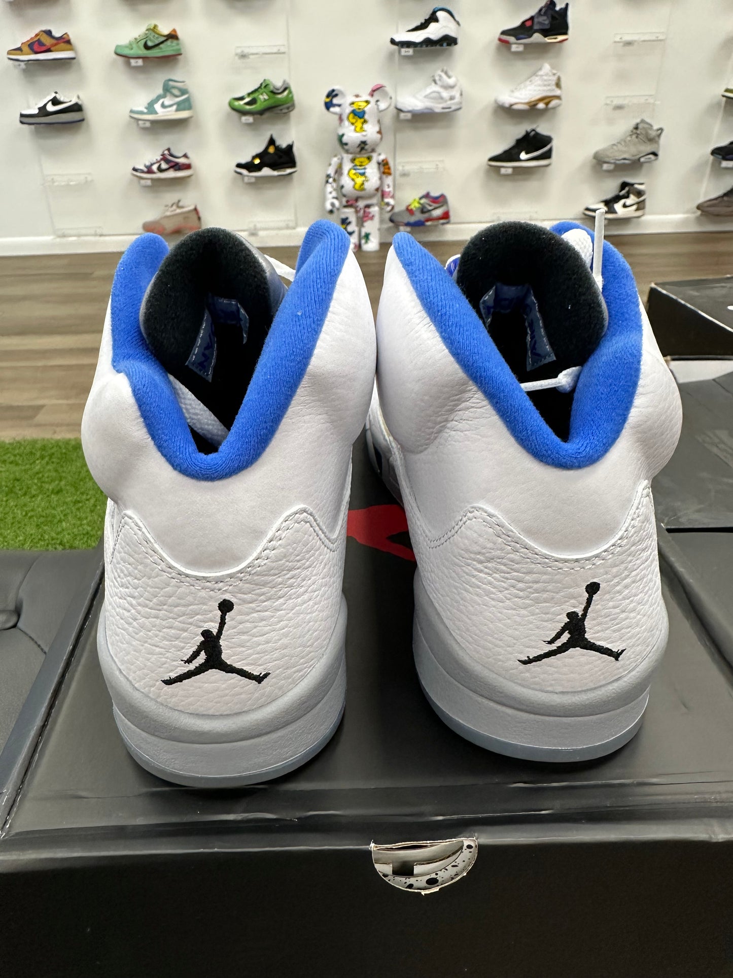 Jordan 5 Retro White Stealth (2021) - Size 10.5