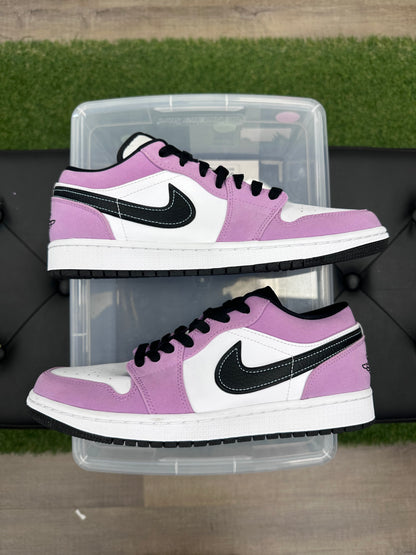Jordan 1 Low SE Violet Shock White Black - Size 9 (U)