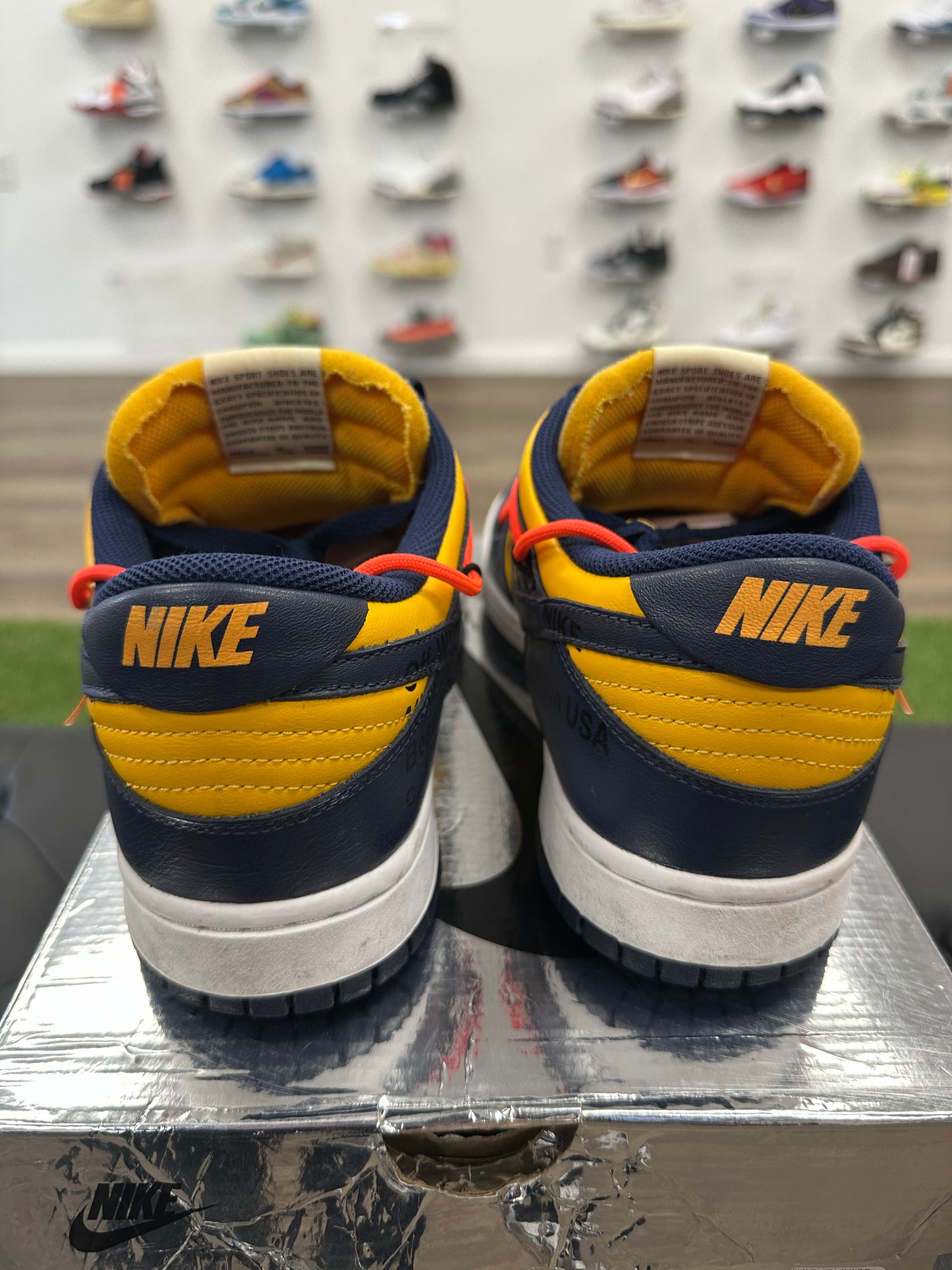 Nike Dunk Low Off-White University Gold - Size 10 (U)