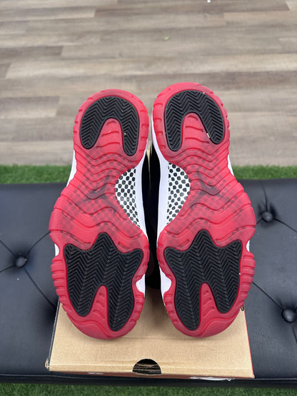 Jordan 11 Retro Playoffs Bred (2019) - Size 8.5 (U)