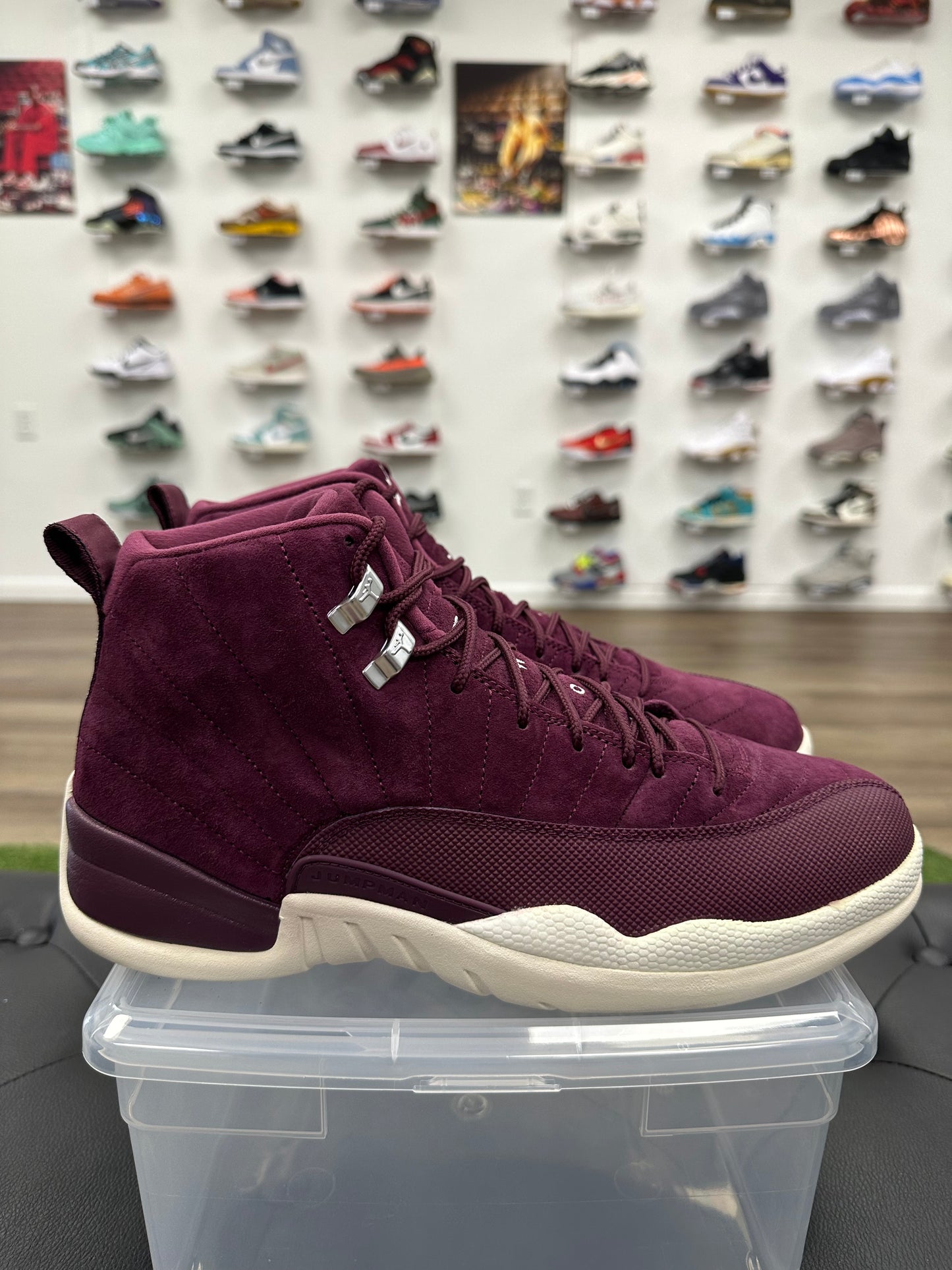 Jordan 12 Retro Bordeaux - Size 11 (U)