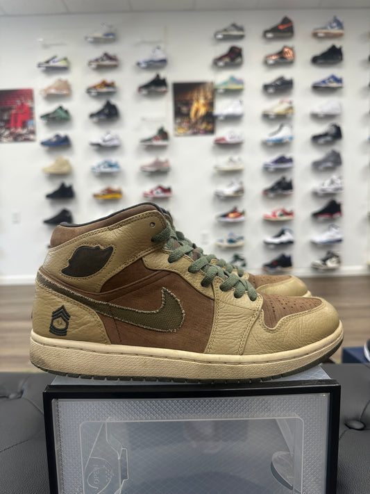 Jordan 1 Retro Armed Forces - Size 9.5 (U)
