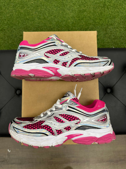 Saucony ProGrid Omni 9 Microchip