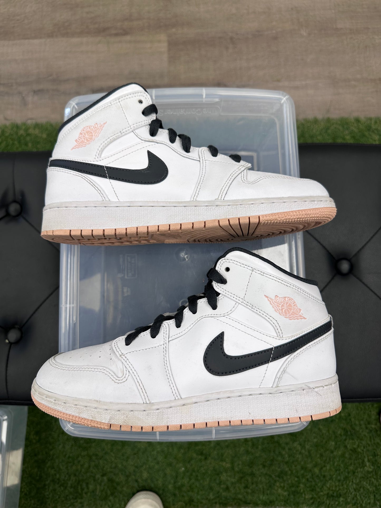 Jordan 1 Mid Arctic Orange (GS) - Size 7Y (U)