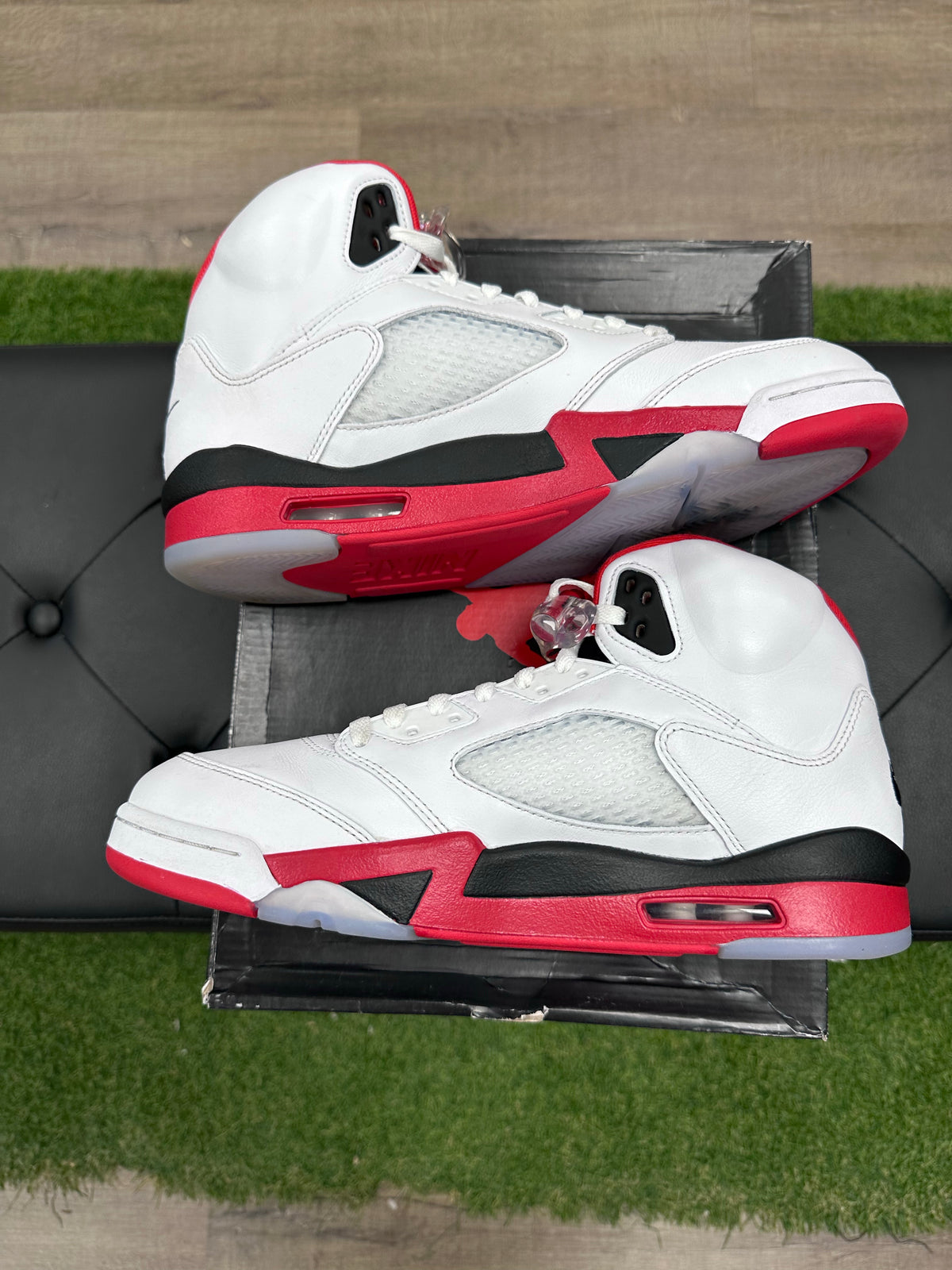 Jordan 5 Retro Fire Red Black Tongue (2025)