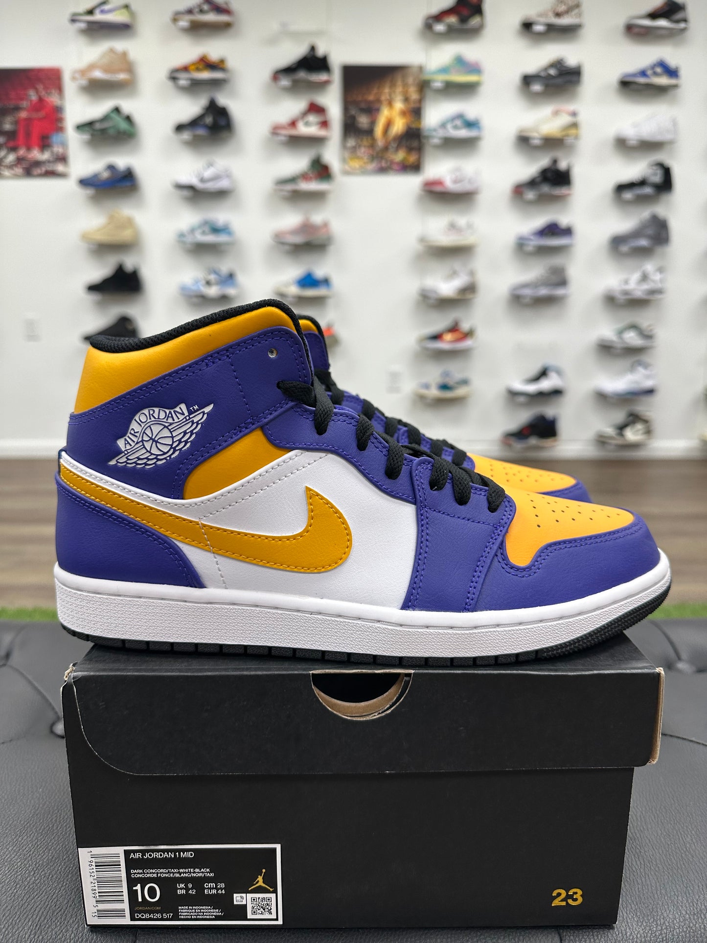 Jordan 1 Mid Lakers (2022) - Size 10