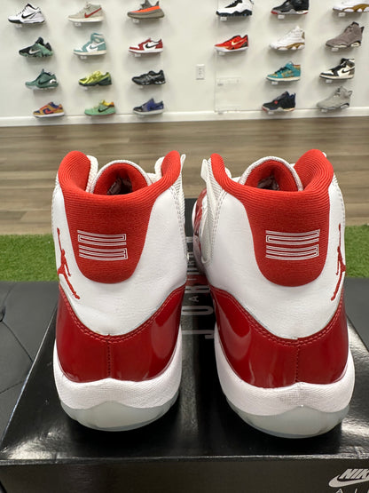 Jordan 11 Retro Cherry (2022) - Size 10.5 (U)
