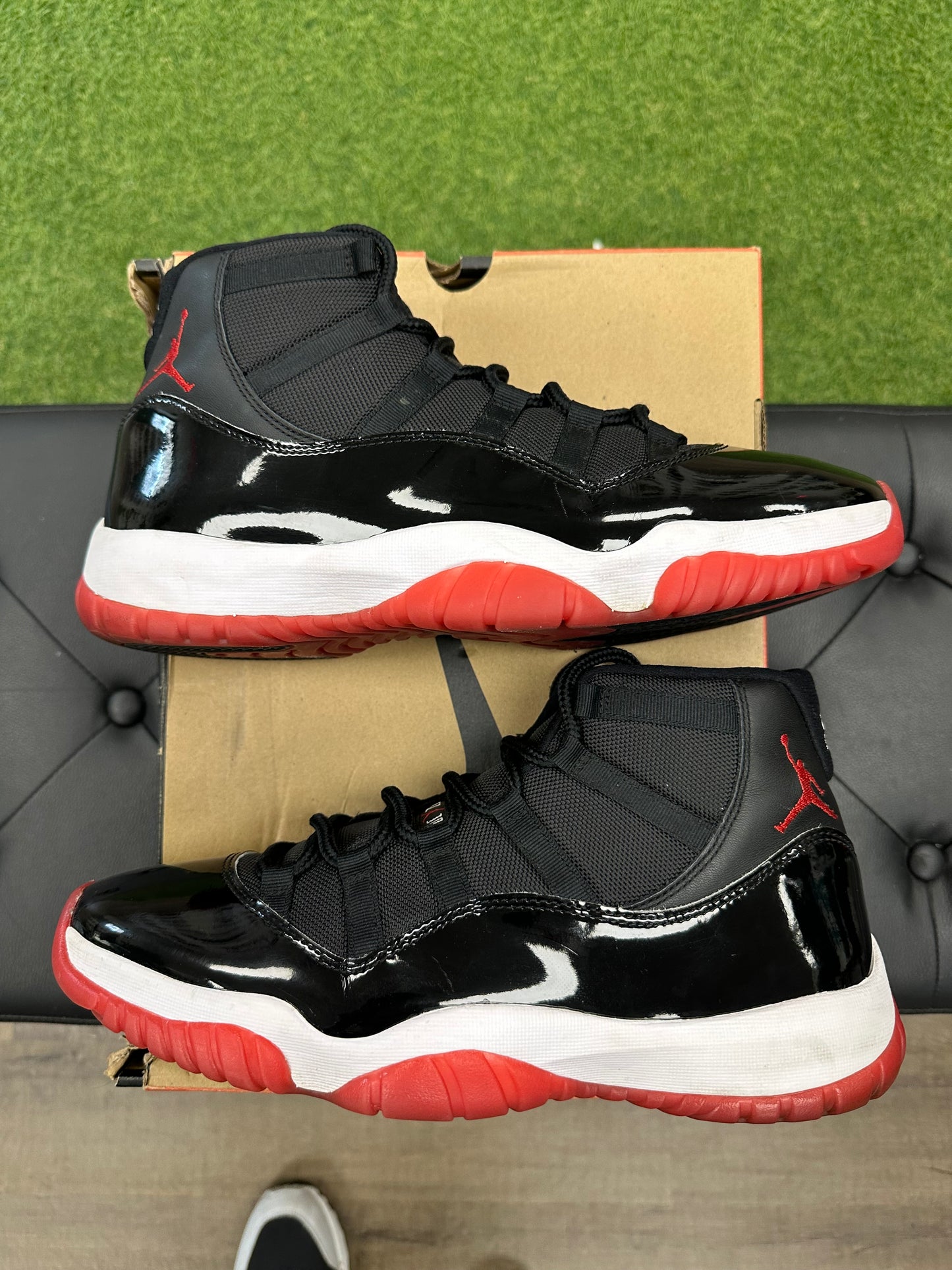 Jordan 11 Retro Playoffs Bred (2019) - Size 12.5 (U)