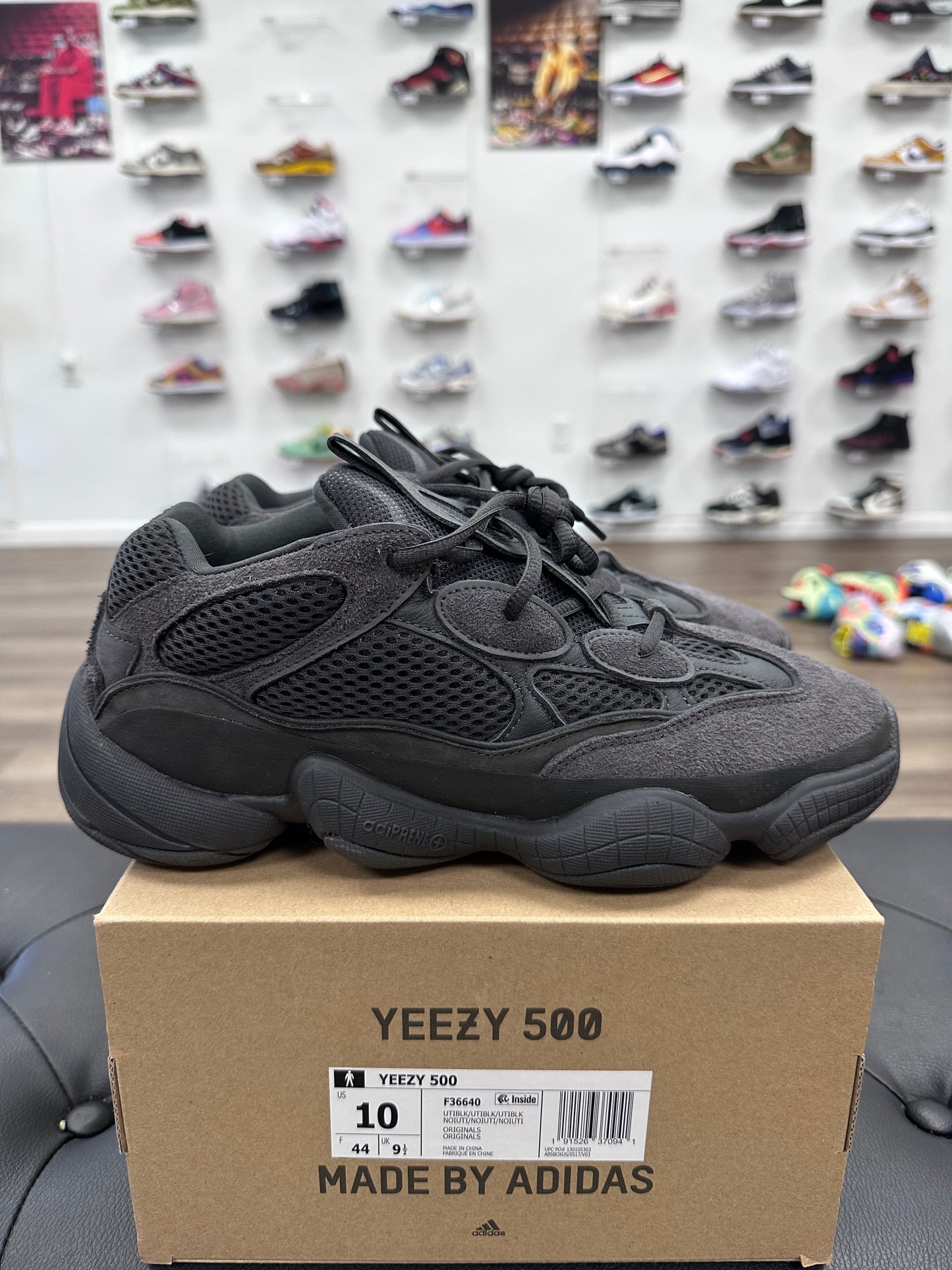 adidas Yeezy 500 Utility Black - Size 10 (U)