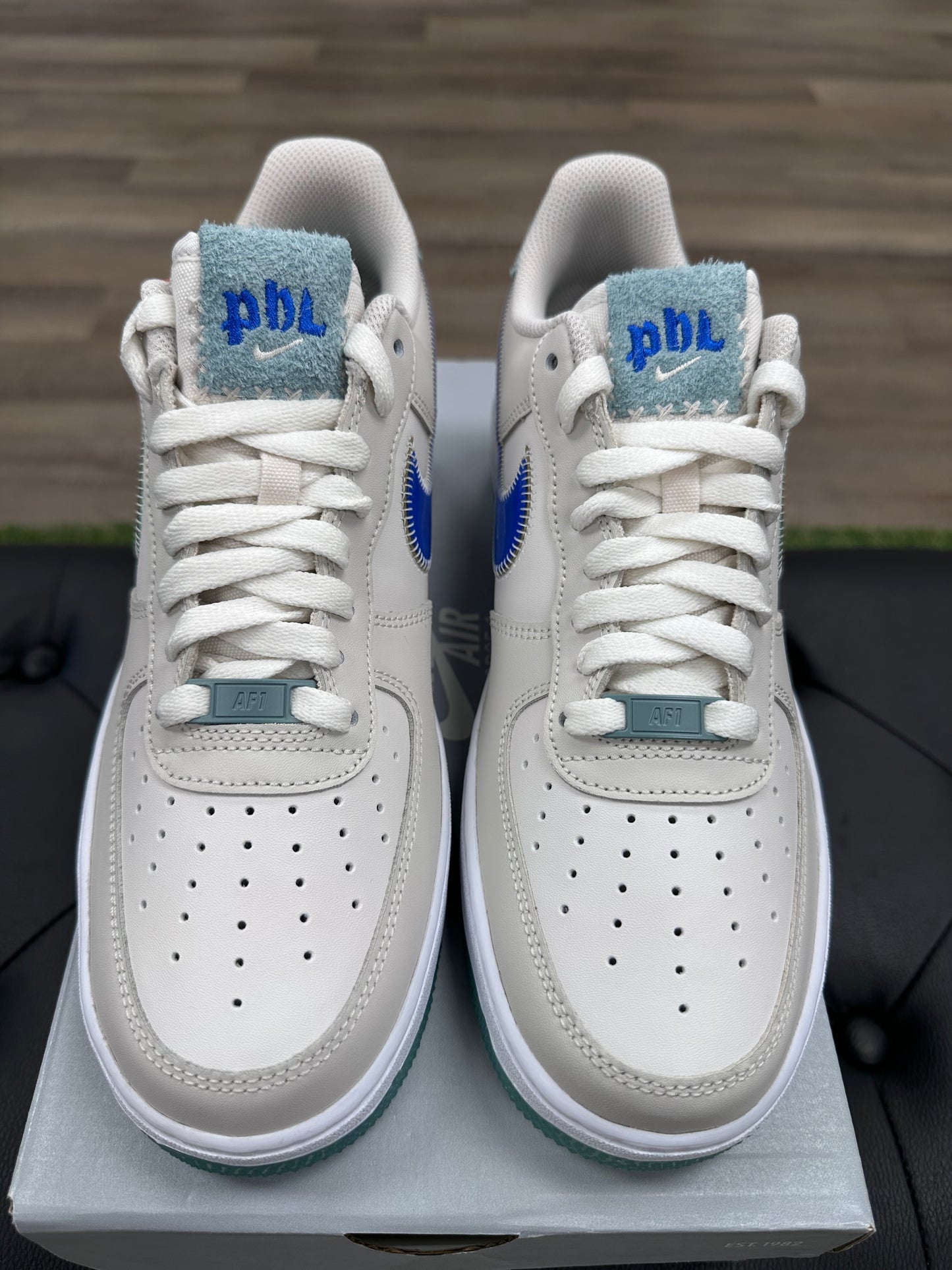 Nike Air Force 1 Low '07 Philadelphia - Size 9