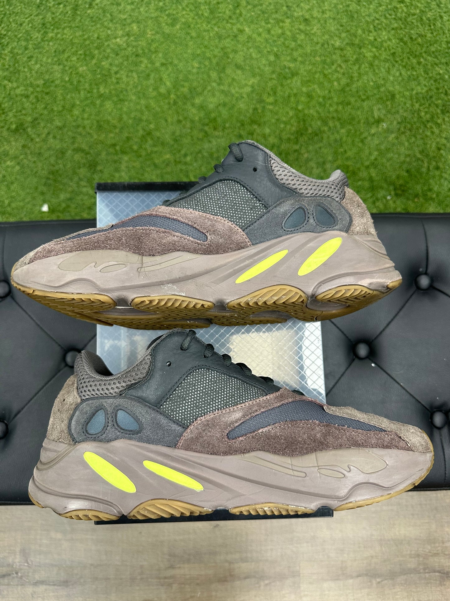 adidas Yeezy Boost 700 Mauve - Size 12.5 (U)