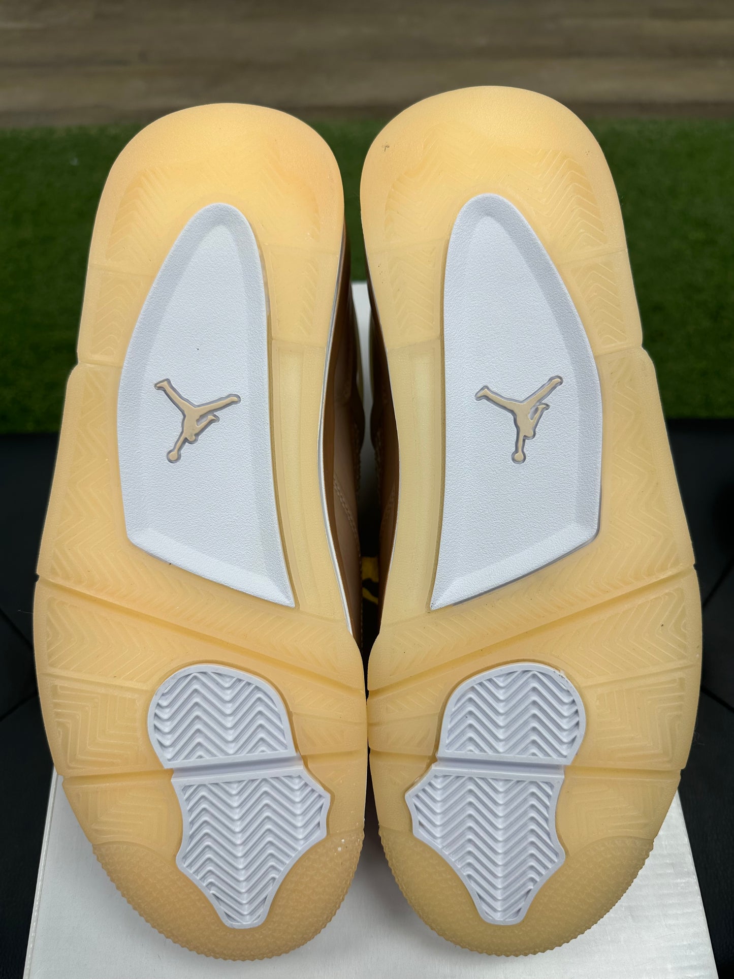 Jordan 4 Retro Shimmer - Size 10M 11.5W