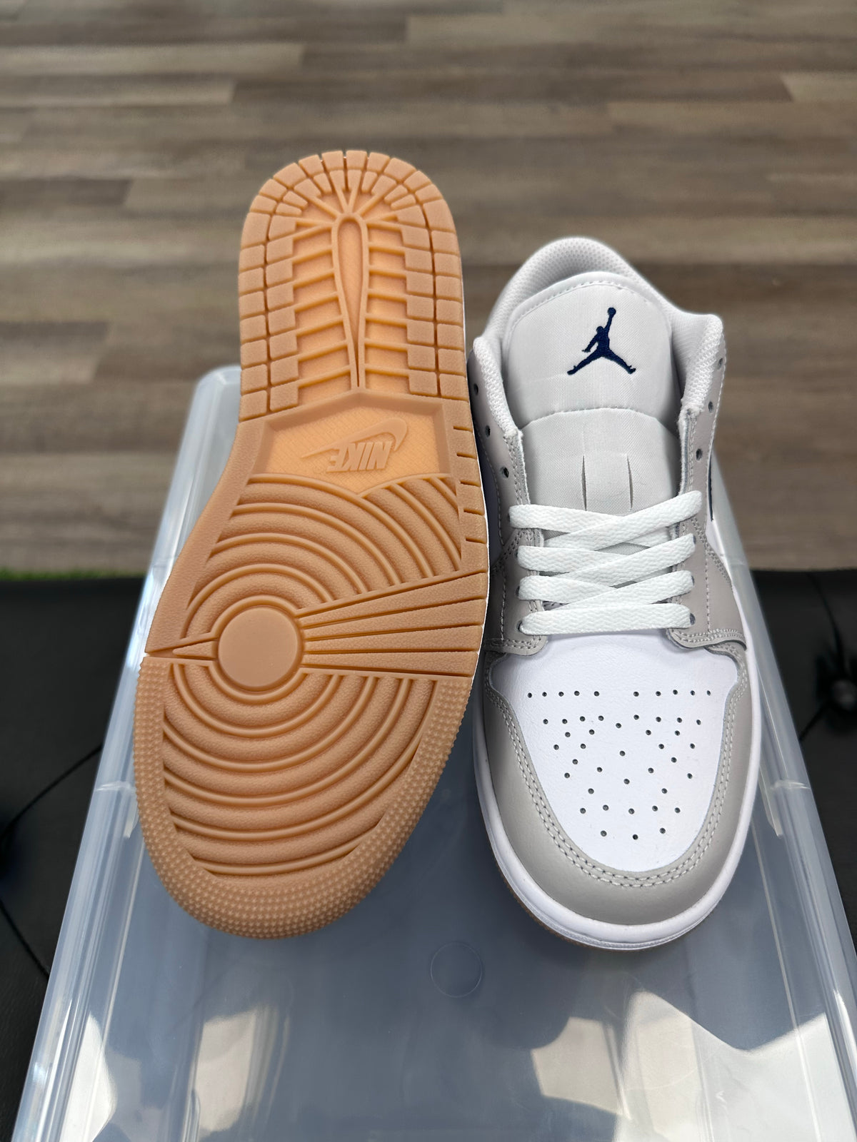Jordan 1 Low Midnight Navy Neutral Grey
