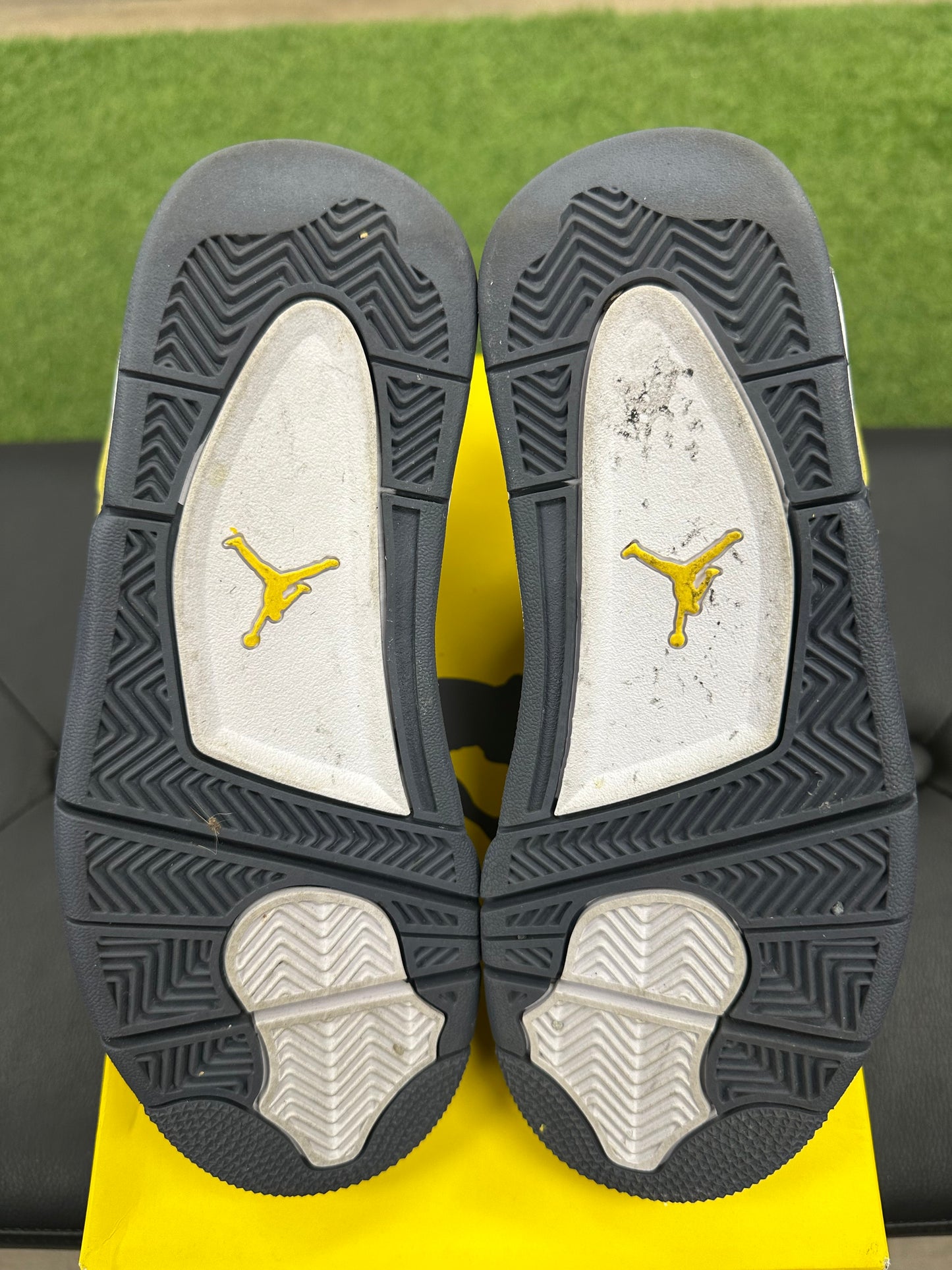 Jordan 4 Retro Lightning (2021) (GS) - Size 5 (U)