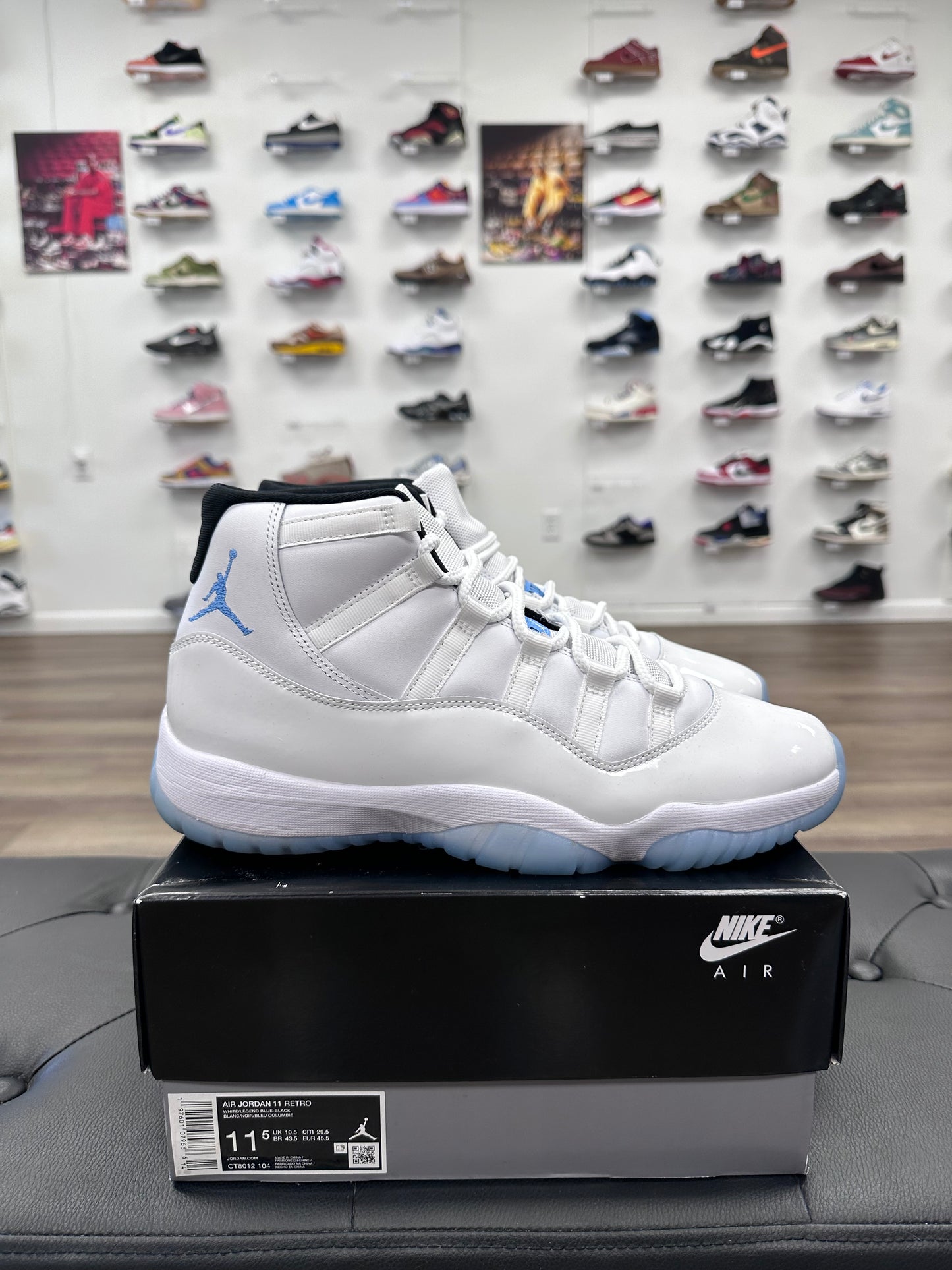 Jordan 11 Retro Legend Blue (2024) - Size 11.5 (U)