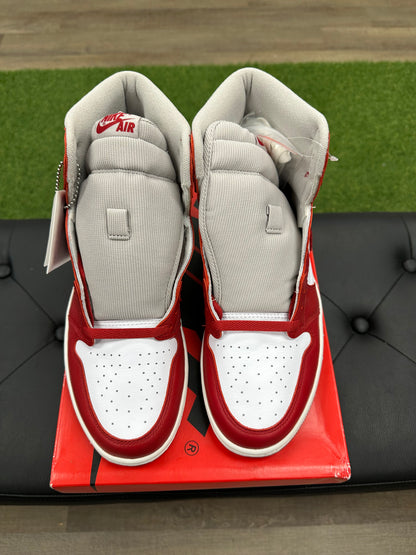 Jordan 1 Retro High OG Varsity Red - Size 10.5