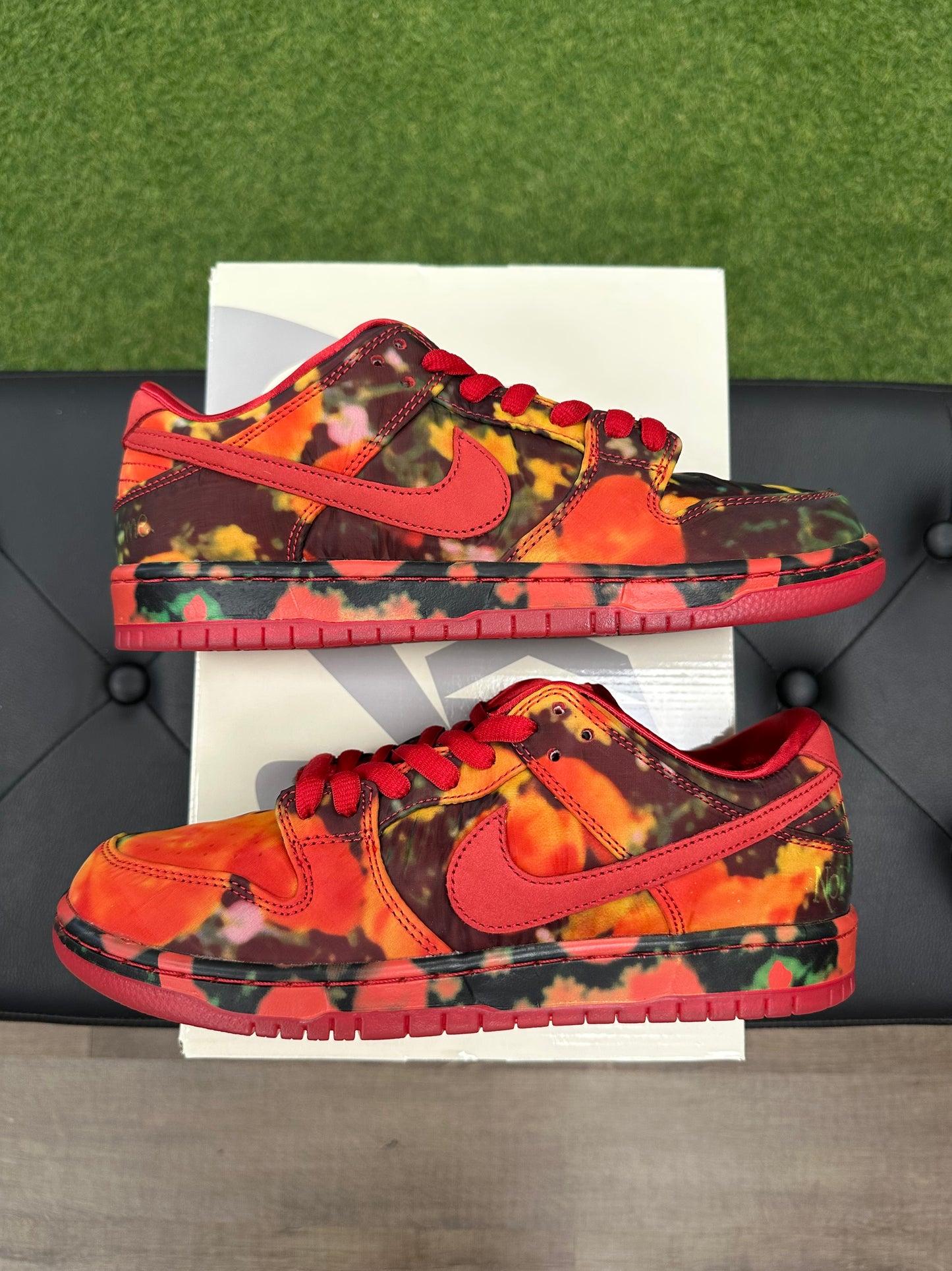 Nike SB Dunk Low The Wizard of Oz Poppy Field - Size 9
