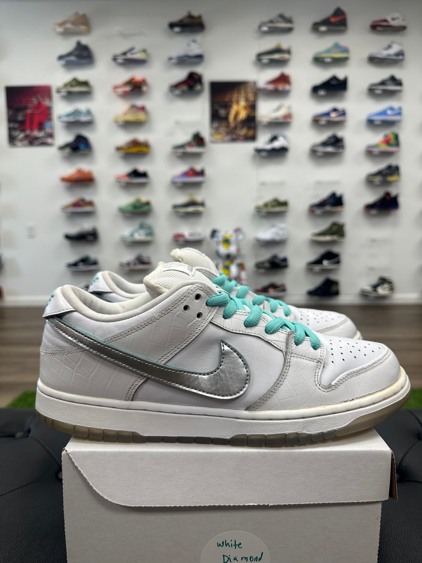 Nike SB Dunk Low Diamond Supply Co. White Diamond - Size 10.5 (U)