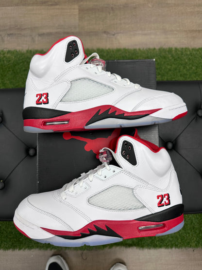 Jordan 5 Retro Fire Red Black Tongue (2025) - Size 10 (U)