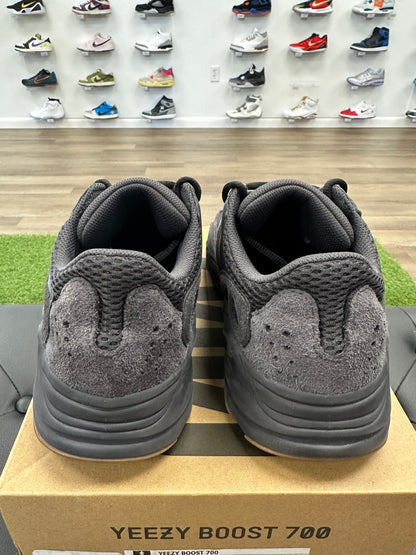 adidas Yeezy Boost 700 Utility Black - Mens (U8)